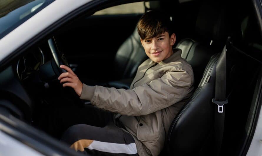 Les assurances pour les jeunes conducteurs : comment bien choisir sa première couverture auto